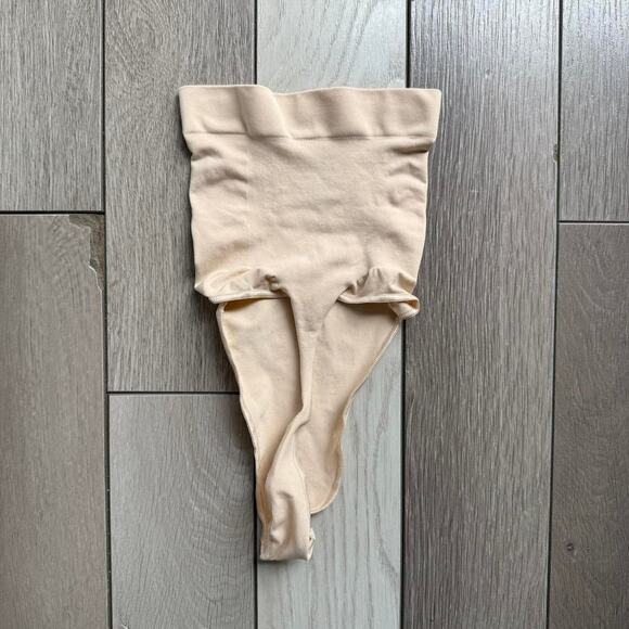 Cream skims seamless high waisted shapewear - Picture 2 of 5